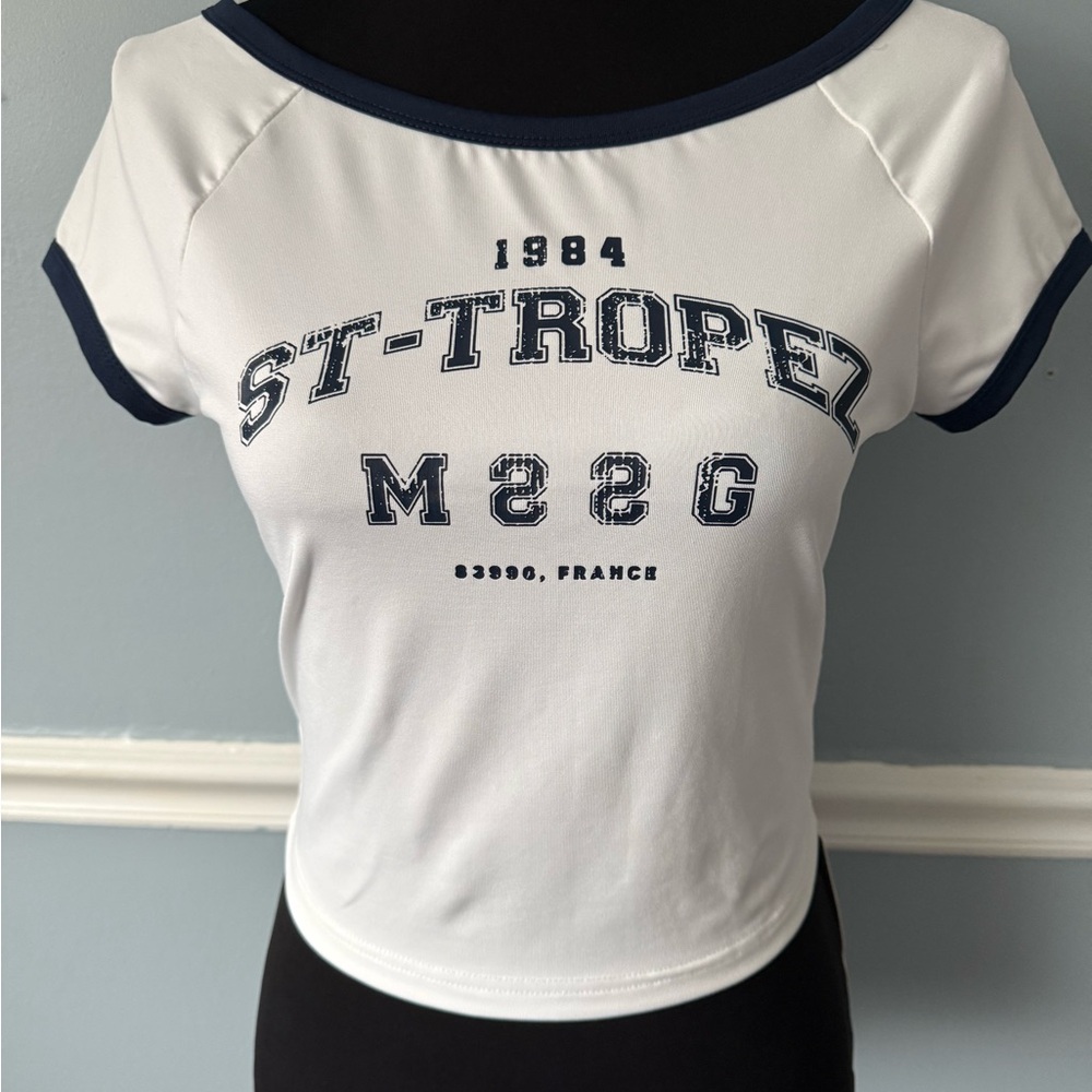 Missguided Off White and Navy Graphic Crop Top